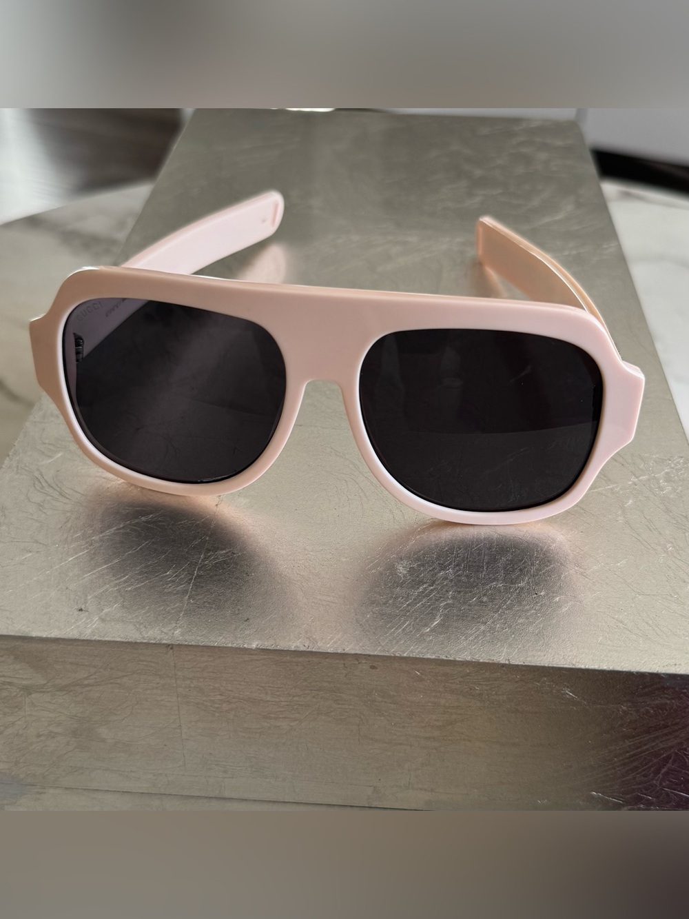 Gucci Oversized Aviator Shield Sunglasses with Dark Lenses - Picture 2 of 7